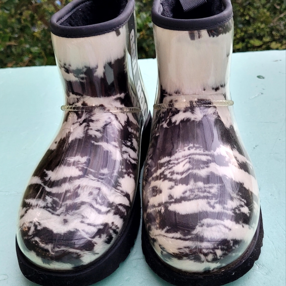 Ugg boots size 6